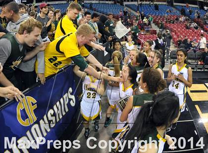 Thumbnail 3 in Pinewood vs. La Jolla Country Day (CIF State D5 Final) photogallery.