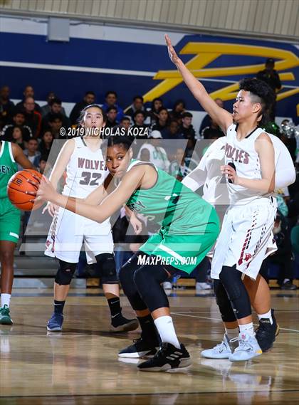 Thumbnail 2 in Dorsey vs. Van Nuys (CIF LACS Finals D2) photogallery.