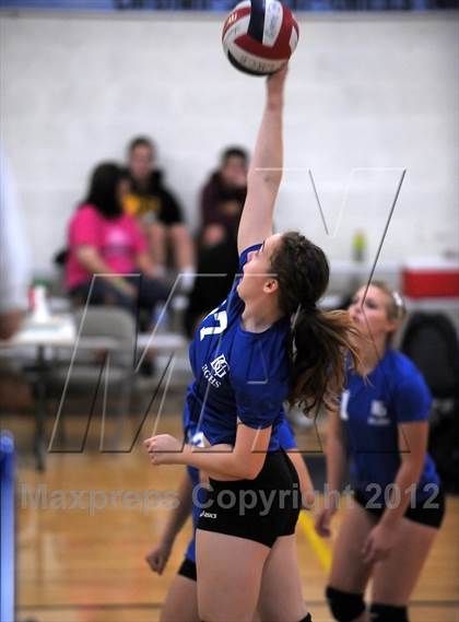 Thumbnail 3 in Bishop Gorman vs Agassi(LMCA Fall Classic) photogallery.