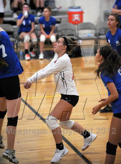 Thumbnail 2 in Bishop Gorman vs Agassi(LMCA Fall Classic) photogallery.