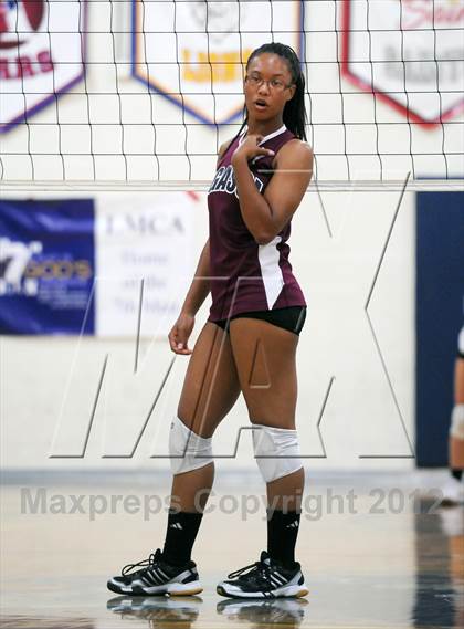 Thumbnail 2 in Bishop Gorman vs Agassi(LMCA Fall Classic) photogallery.