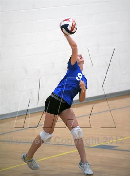 Thumbnail 2 in Bishop Gorman vs Agassi(LMCA Fall Classic) photogallery.