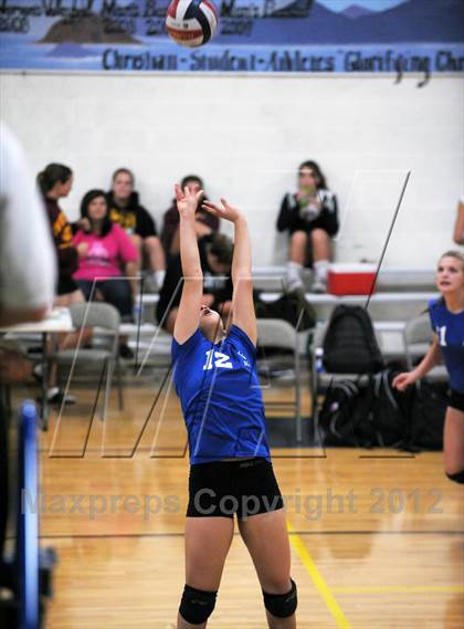 Thumbnail 3 in Bishop Gorman vs Agassi(LMCA Fall Classic) photogallery.