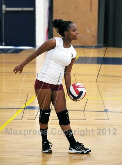 Thumbnail 3 in Bishop Gorman vs Agassi(LMCA Fall Classic) photogallery.