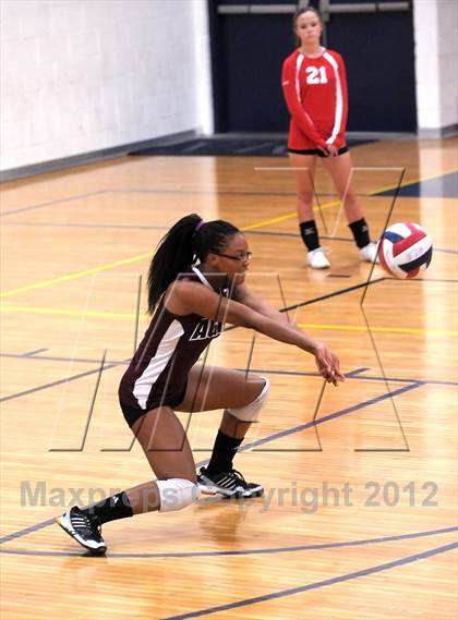 Thumbnail 3 in Bishop Gorman vs Agassi(LMCA Fall Classic) photogallery.