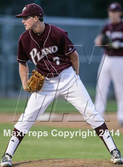 Thumbnail 3 in Plano vs Rockwall (UIL 5A Regional Quarterfinal Playoff) photogallery.