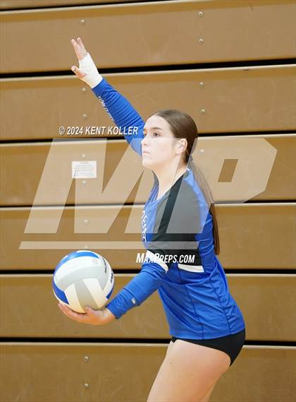 Thumbnail 1 in Regina vs. Armada (Almont Tournament) photogallery.
