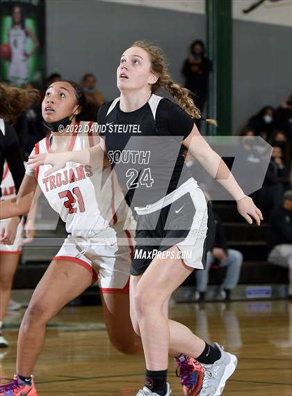 Thumbnail 3 in South Medford vs. Lincoln (St. Mary's Stockton MLK Showcase) photogallery.