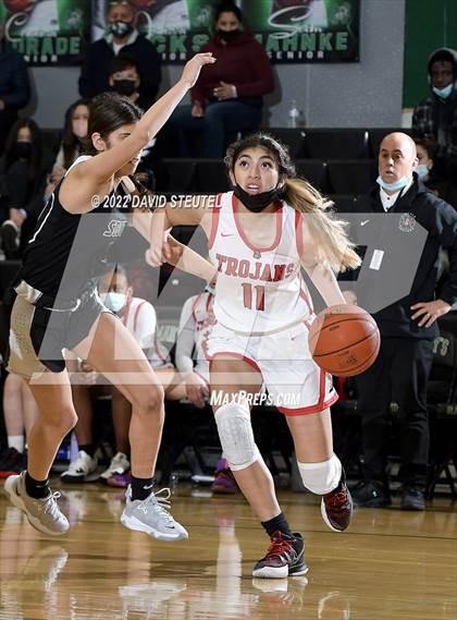 Thumbnail 1 in South Medford vs. Lincoln (St. Mary's Stockton MLK Showcase) photogallery.