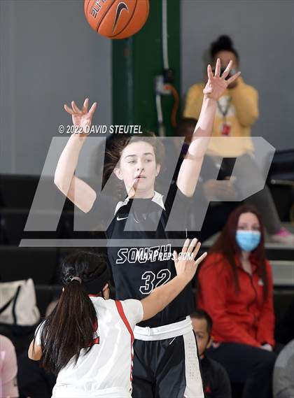 Thumbnail 2 in South Medford vs. Lincoln (St. Mary's Stockton MLK Showcase) photogallery.
