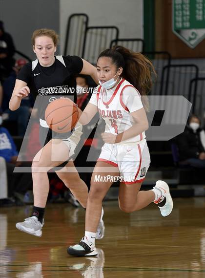 Thumbnail 3 in South Medford vs. Lincoln (St. Mary's Stockton MLK Showcase) photogallery.