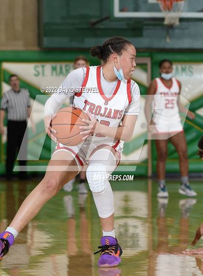 Thumbnail 3 in South Medford vs. Lincoln (St. Mary's Stockton MLK Showcase) photogallery.