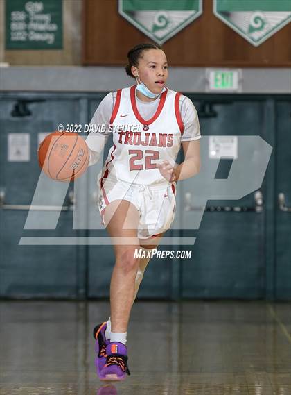 Thumbnail 1 in South Medford vs. Lincoln (St. Mary's Stockton MLK Showcase) photogallery.