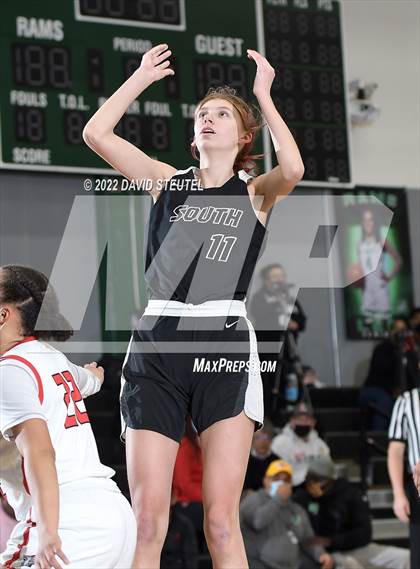 Thumbnail 1 in South Medford vs. Lincoln (St. Mary's Stockton MLK Showcase) photogallery.