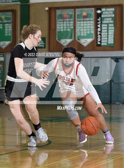 Thumbnail 3 in South Medford vs. Lincoln (St. Mary's Stockton MLK Showcase) photogallery.