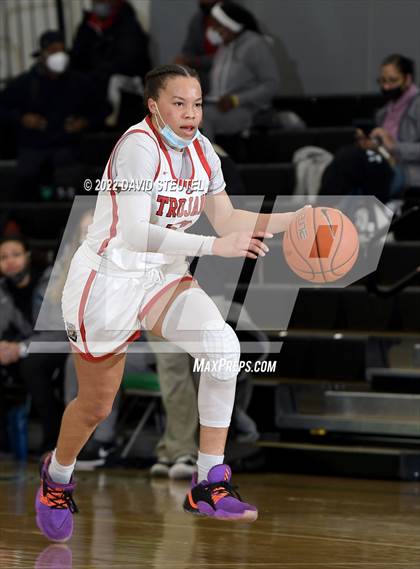 Thumbnail 3 in South Medford vs. Lincoln (St. Mary's Stockton MLK Showcase) photogallery.
