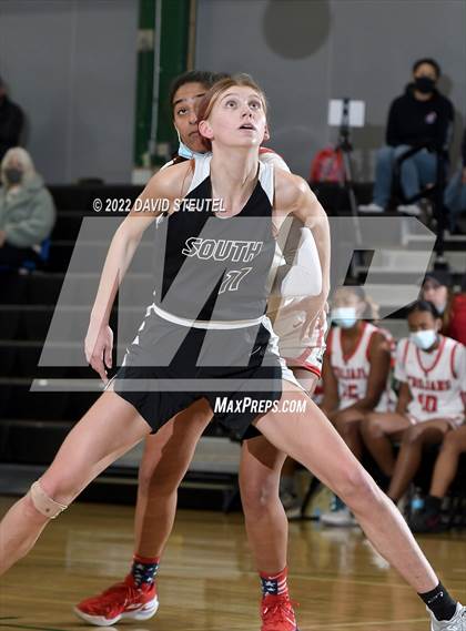 Thumbnail 1 in South Medford vs. Lincoln (St. Mary's Stockton MLK Showcase) photogallery.