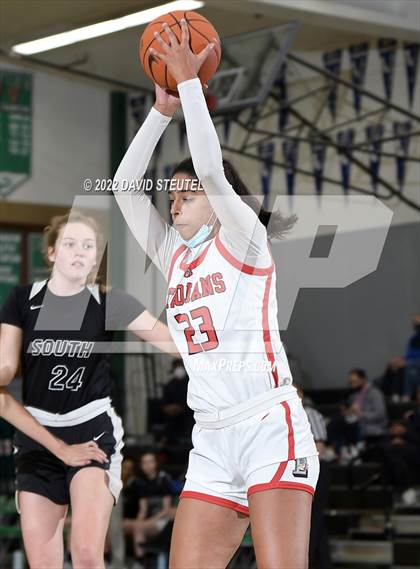 Thumbnail 2 in South Medford vs. Lincoln (St. Mary's Stockton MLK Showcase) photogallery.