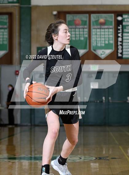 Thumbnail 1 in South Medford vs. Lincoln (St. Mary's Stockton MLK Showcase) photogallery.