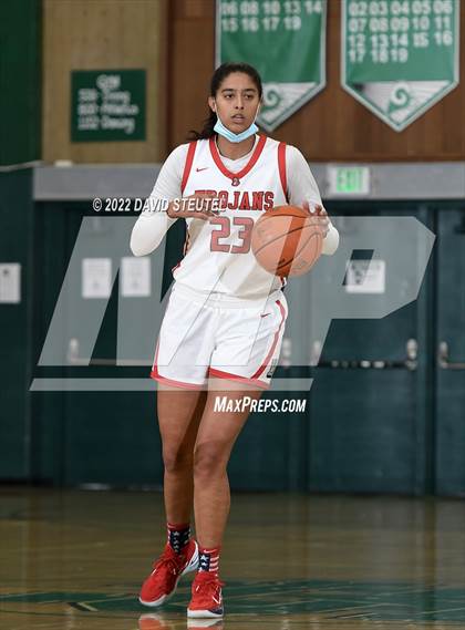 Thumbnail 3 in South Medford vs. Lincoln (St. Mary's Stockton MLK Showcase) photogallery.