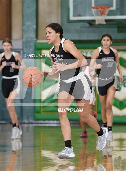 Thumbnail 1 in South Medford vs. Lincoln (St. Mary's Stockton MLK Showcase) photogallery.