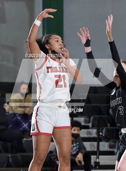 Thumbnail 1 in South Medford vs. Lincoln (St. Mary's Stockton MLK Showcase) photogallery.