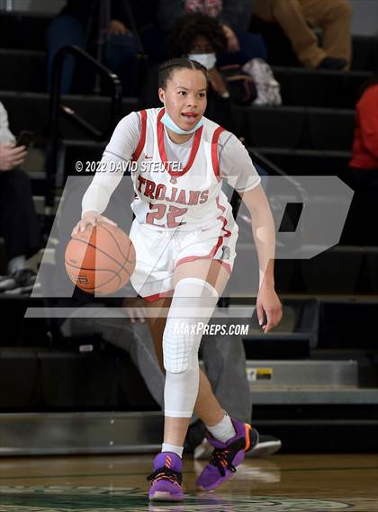 Thumbnail 2 in South Medford vs. Lincoln (St. Mary's Stockton MLK Showcase) photogallery.