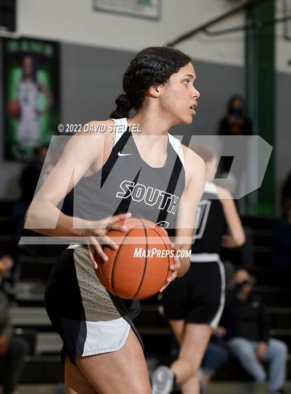 Thumbnail 1 in South Medford vs. Lincoln (St. Mary's Stockton MLK Showcase) photogallery.