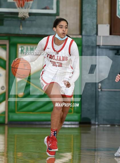 Thumbnail 2 in South Medford vs. Lincoln (St. Mary's Stockton MLK Showcase) photogallery.