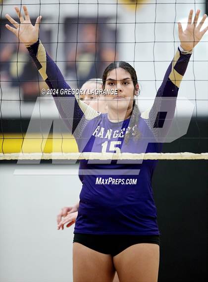 Thumbnail 3 in Chisholm Trail vs Fossil Ridge photogallery.