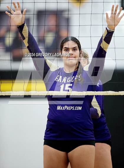 Thumbnail 2 in Chisholm Trail vs Fossil Ridge photogallery.