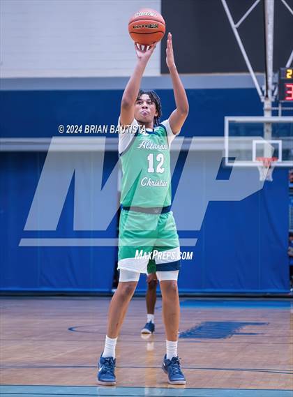 Thumbnail 2 in Maryknoll vs Altamonte Christian (Moanalua Invitational) photogallery.