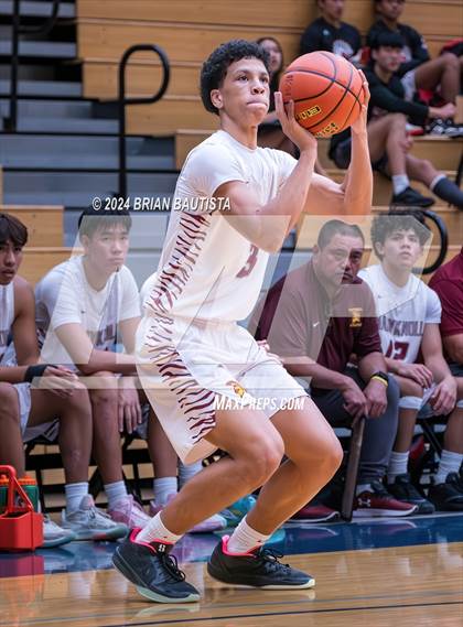 Thumbnail 2 in Maryknoll vs Altamonte Christian (Moanalua Invitational) photogallery.