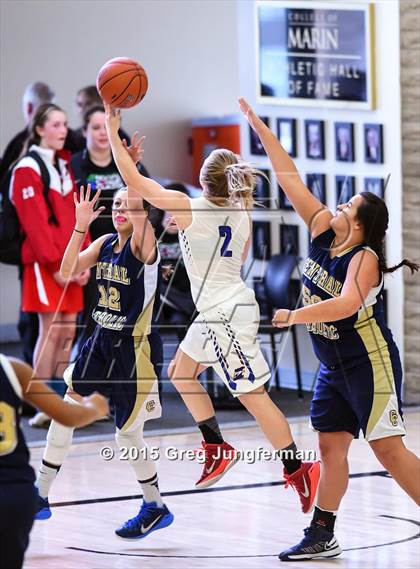 Thumbnail 2 in Immanuel vs. Central Catholic (Branson Hoops vs Cancer) photogallery.
