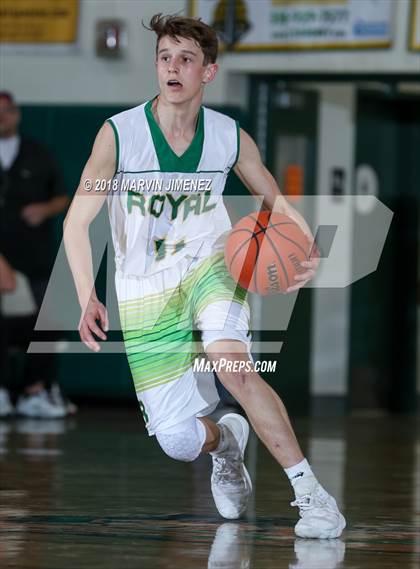 Thumbnail 3 in Royal vs Simi  photogallery.