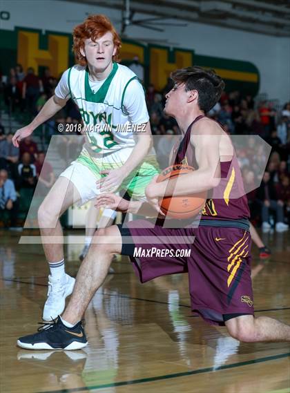Thumbnail 3 in Royal vs Simi  photogallery.