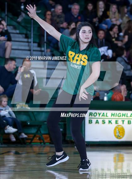 Thumbnail 1 in Royal vs Simi  photogallery.