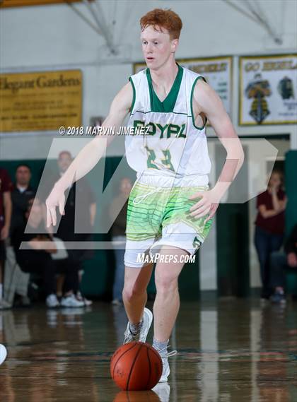 Thumbnail 3 in Royal vs Simi  photogallery.
