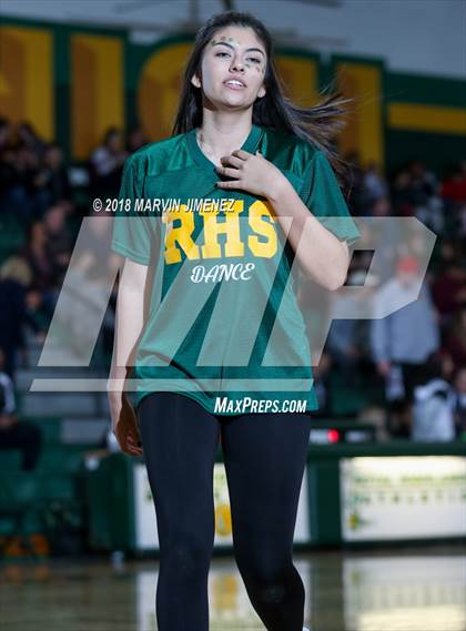 Thumbnail 3 in Royal vs Simi  photogallery.