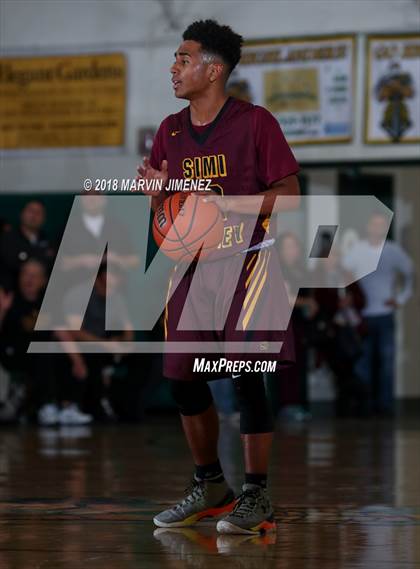 Thumbnail 3 in Royal vs Simi  photogallery.