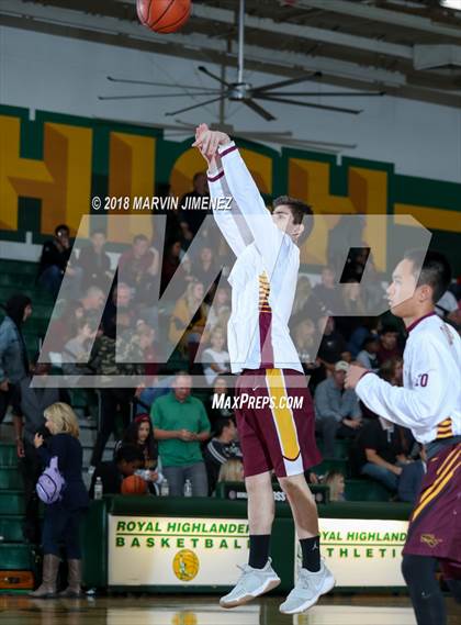 Thumbnail 3 in Royal vs Simi  photogallery.