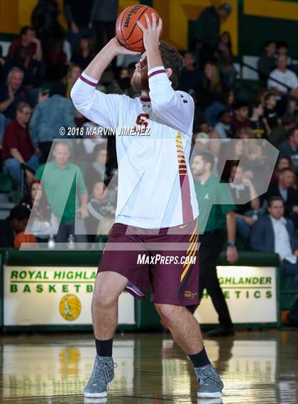 Thumbnail 1 in Royal vs Simi  photogallery.
