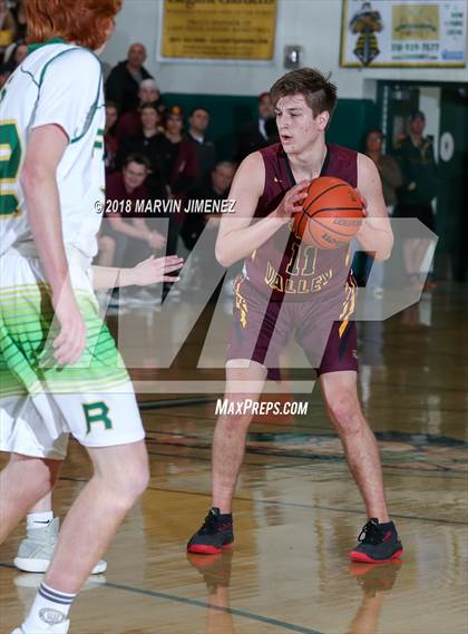 Thumbnail 2 in Royal vs Simi  photogallery.