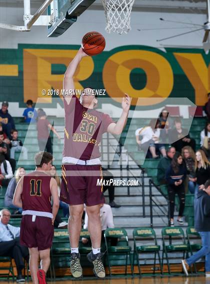 Thumbnail 1 in Royal vs Simi  photogallery.