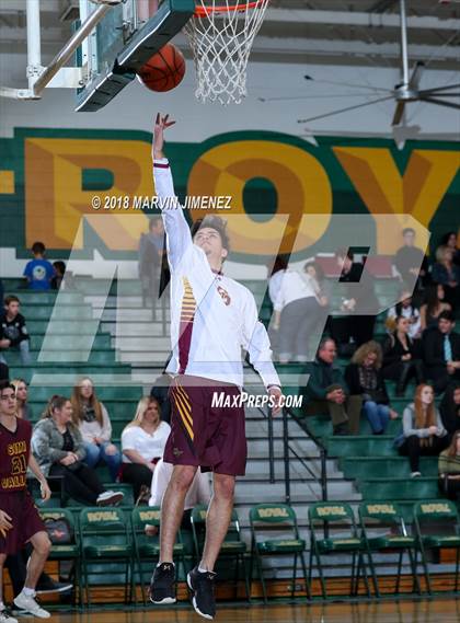 Thumbnail 1 in Royal vs Simi  photogallery.
