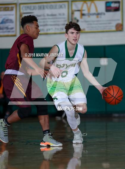 Thumbnail 1 in Royal vs Simi  photogallery.