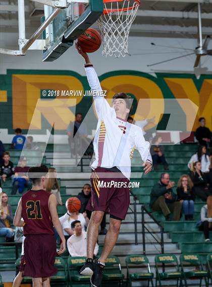 Thumbnail 3 in Royal vs Simi  photogallery.