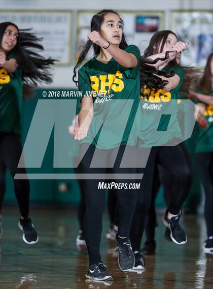 Thumbnail 3 in Royal vs Simi  photogallery.