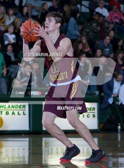 Thumbnail 2 in Royal vs Simi  photogallery.