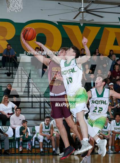 Thumbnail 1 in Royal vs Simi  photogallery.